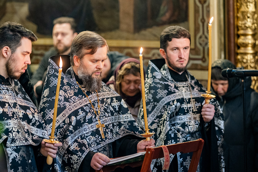 Утреня с чином погребения Плащаницы в Троицком кафедральном соборе Подольска